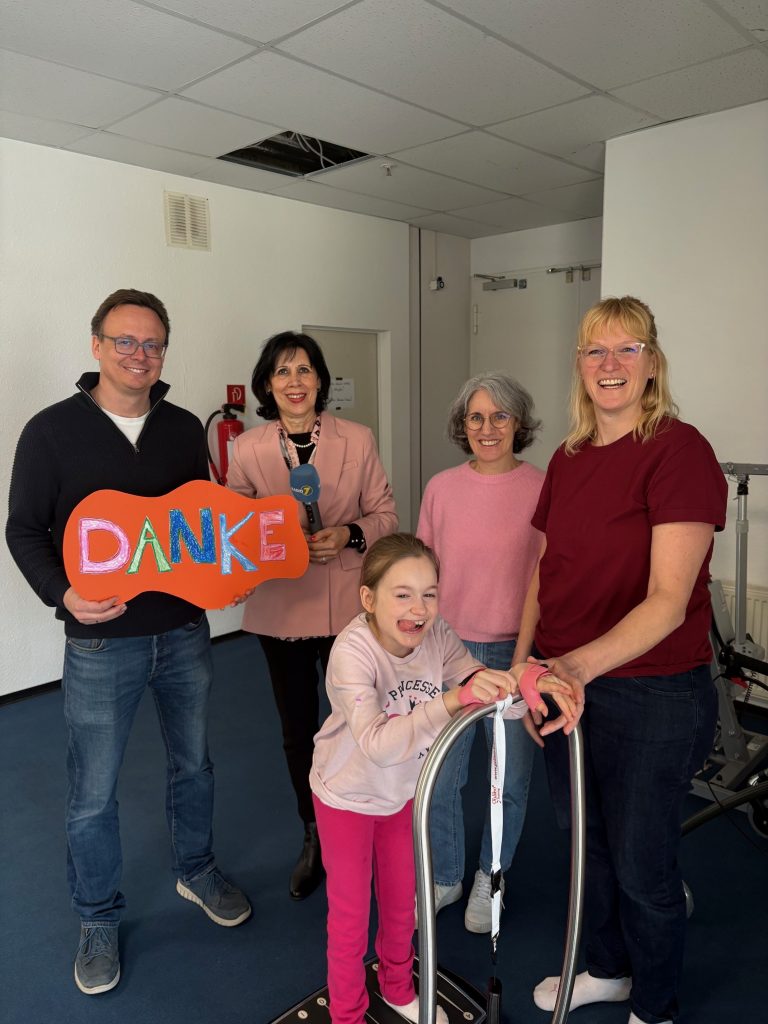 Radio 7 Drachenkinder spendet der Außenstelle ein neues Galileo Therapiegerät